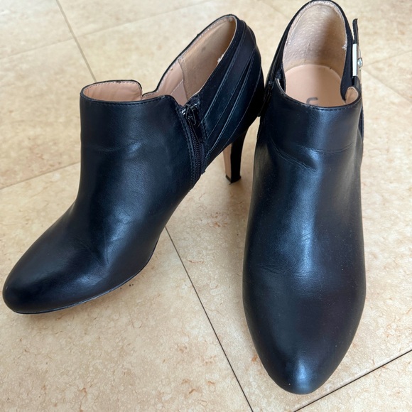Unisa Shoes - Unisa Black Heeled Buckle Booties